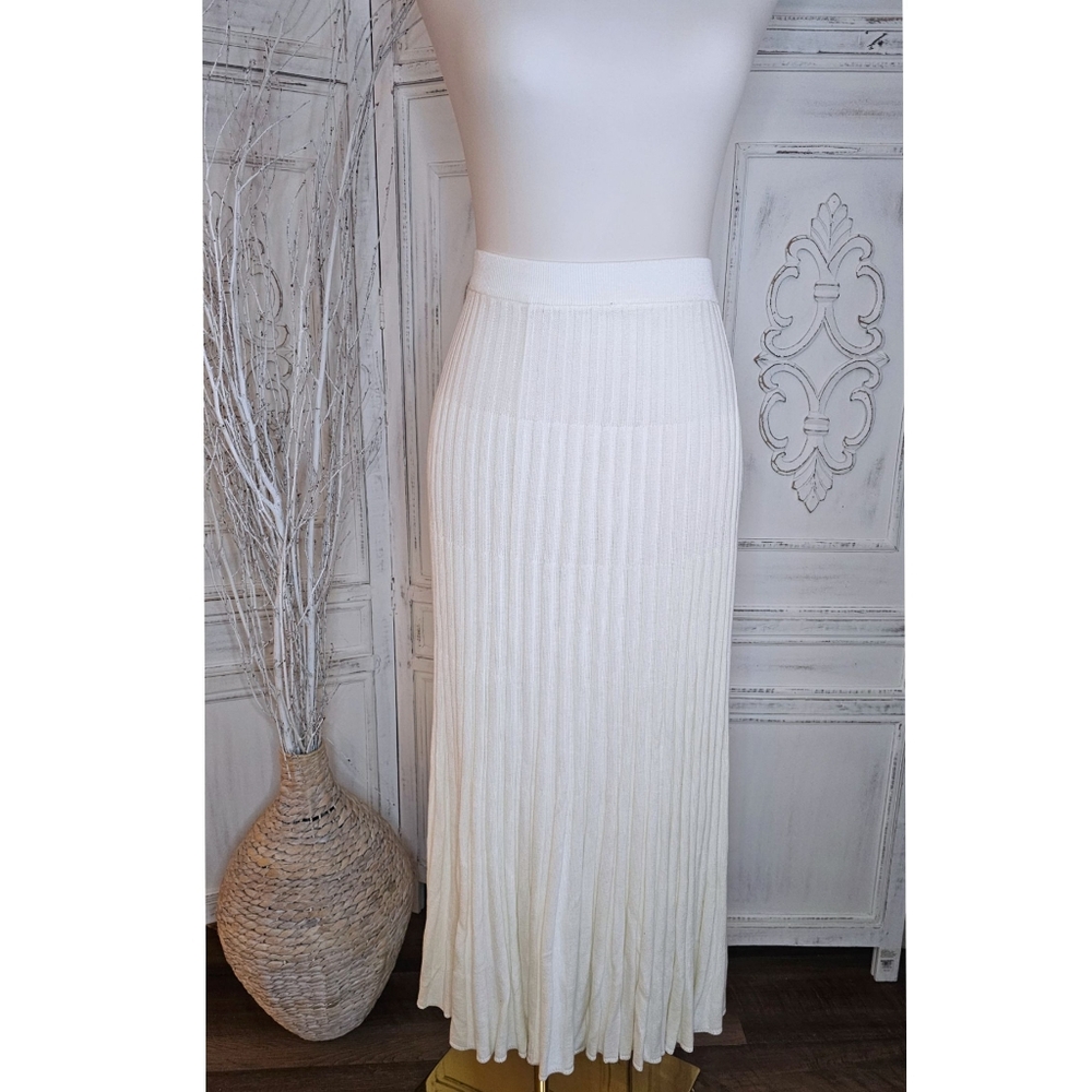 Tuckernuck Ivory Kenley Pleated Knit Elegant Skirt - Picture 4 of 7